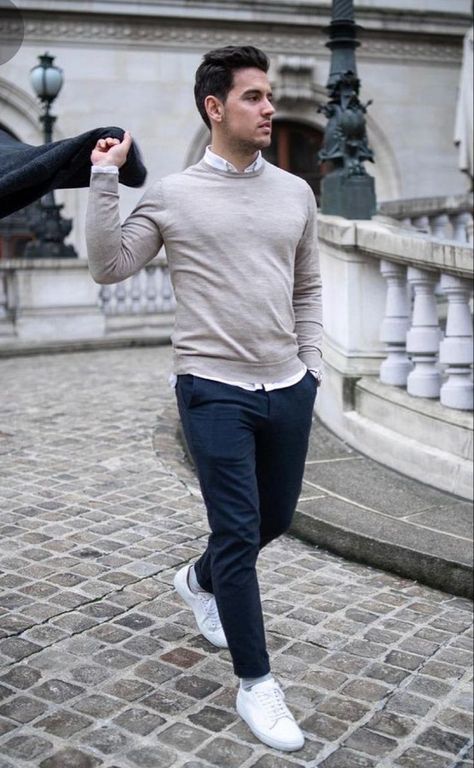 Office Old Money, Sweater Outfits Men, Old Money Fashion, Sneakers Outfit Men, Mens Smart Casual Outfits, Mens Business Casual Outfits, Money Fashion, White Sneakers Men, Stylish Man