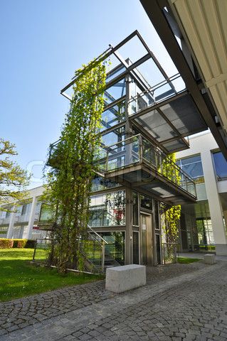 Glass Elevator Architecture, Outdoor Elevator Design, Glass Elevator Design, Transparent Elevator, Outside Elevator, Elevator Architecture, Apartment Elevator, Outdoor Elevator, Copper In Architecture