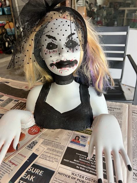 I used craft paint and an old doll bust to ceeate these. It was easy and fun! Craft Paint, Halloween Doll, Creepy Halloween, Old Dolls, Painting Crafts, Dolls, Paint, Halloween