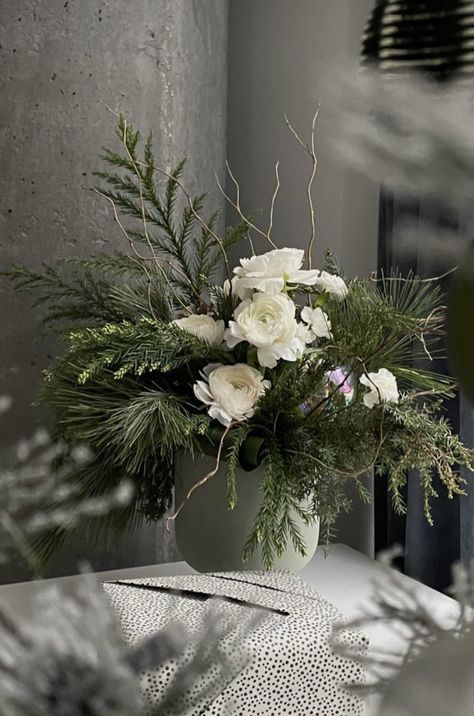 January Bouquet Floral Arrangements, Winter Table Flower Arrangements, Winter Green Arrangements, Winter Green Centerpiece, Simple Winter Flower Arrangements, January Flowers Arrangements, Winter Artificial Flower Arrangements, Winter Wonderland Flower Arrangements, Christmas Table Bouquet