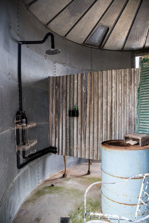 Grain Silo Bathroom, Silo Bathroom Ideas, Old Silo Ideas, Silo Pool House, Silo Repurposed, Silo Gazebo, Farm Airbnb, Silo Ideas, Grain Bin House