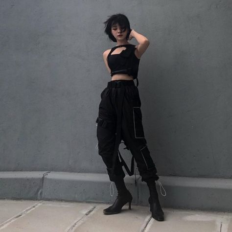 L.GHT RES.ST Cyberpunk Fashion Women, Cyberpunk Outfit, Moda Grunge, Art Cyberpunk, Techwear Outfits, Techwear Fashion, Cyberpunk Fashion, Futuristic Fashion, Tech Fashion