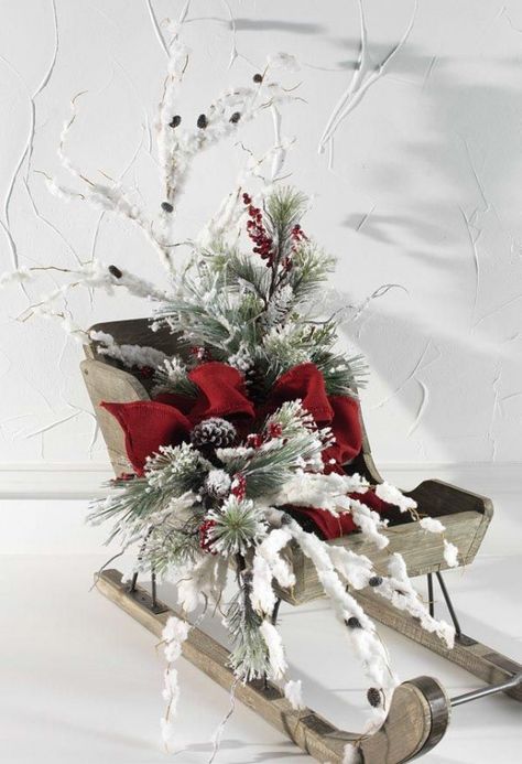 33 Creative And Fun Sleigh Décor Ideas For Christmas Christmas Tree Topper Ribbon, Christmas Sleigh Decorations, Holiday Wreaths Christmas, 13 November, Country Holiday, Christmas Wreaths To Make, Ribbon On Christmas Tree, Christmas Sleigh, Christmas Arrangements