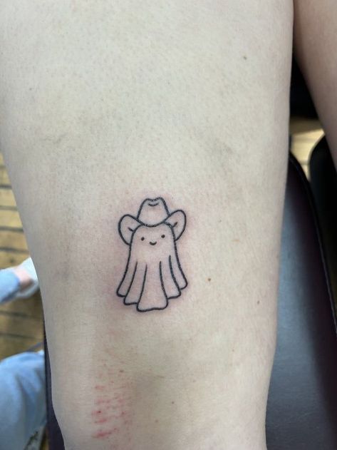 Ghost Patchwork Tattoo, Very Simple Tattoos For Women, Horror Tattoos Simple, Simple Fall Tattoos, Ghost With Headphones Tattoo, Girly Ghost Tattoo, Ghost Bee Tattoo, Creepy Small Tattoos, Ghost Outline Tattoo