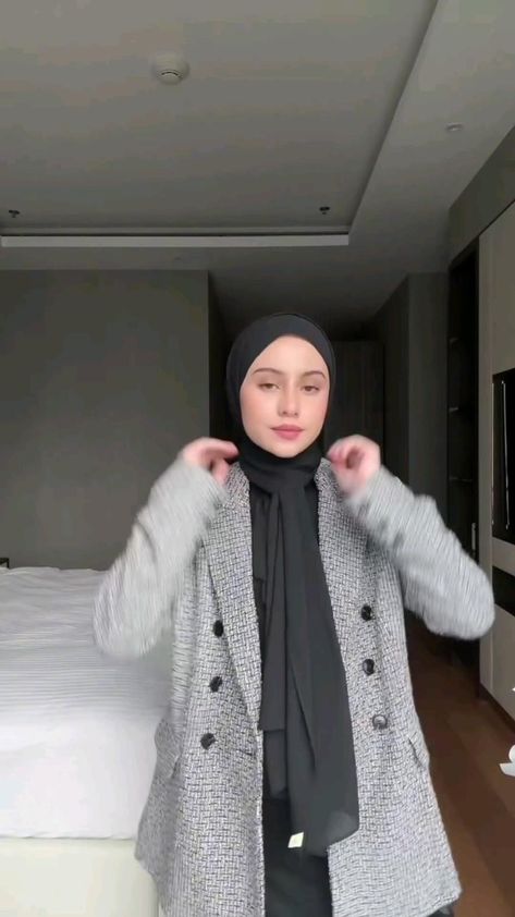 Style Hijab Simple, Expensive Presents, Hijab Turban Style, Simple Hijab Tutorial, Estilo Hijab, Stile Hijab, Simple Hijab, Style Tutorial, Hijab Style Tutorial