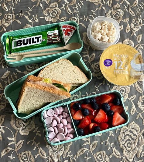 Thread Twitter, School Lunch Recipes, Food And Snacks, Healthy Lunch Snacks, Meal Prep Snacks, Packed Lunch, Easy Healthy Lunches, Work Meals, Easy Healthy Meal Prep