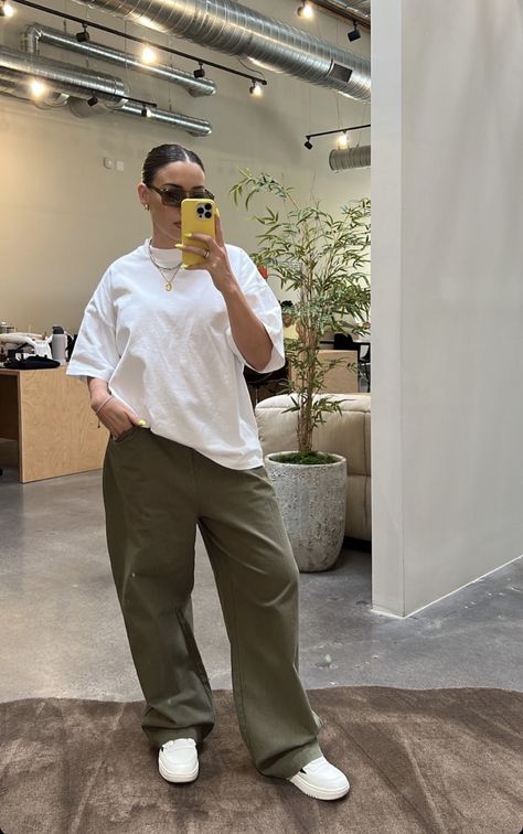 Basic Work Outfits Casual, Streetwear Fashion Women Midsize, Modest Outfit Plus Size, Large Outfits For Women, Summer Outfits Gen Z, Tomboy Plus Size Outfits, Thick Girlfriend Material, Overweighted Outfits Woman, Simple Summer Outfits Plus Size