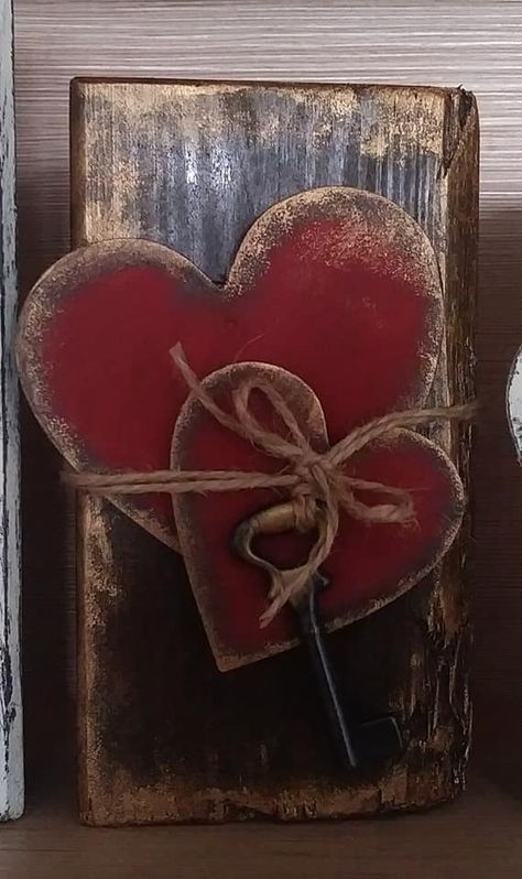 Scrap Pallet Wood Diy Projects, Valentine Diy Crafts Home Decor, Valentine Wood Crafts, Primitive Valentine, Valentine Craft, Diy Valentine's Day Decorations, Rustic Valentine, Valentines Crafts, Valentines Decor