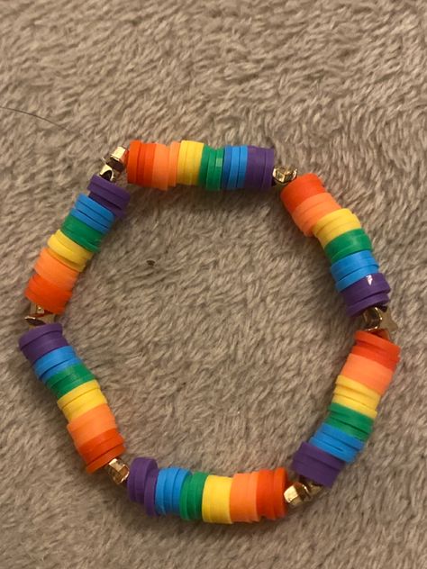 Lesbian Clay Bead Bracelet, Lgbtq Clay Bead Bracelet, Clay Bead Bracelet Ideas Emo, Pride Bracelet Ideas, Pride Beaded Bracelets, Pride Kandi, Pride Fits, Lgbtq Bracelet, Scene Bracelets