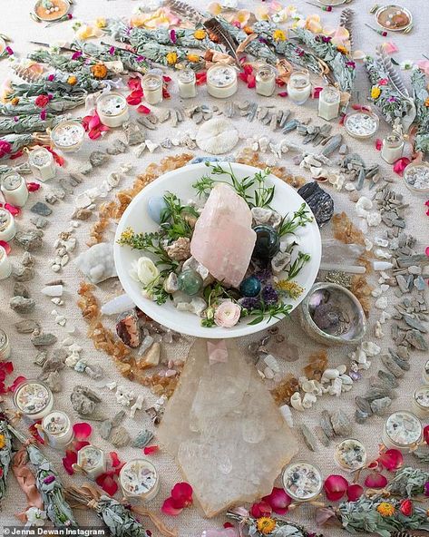 Magical: Kiki Designs LA brought the wow-factor with their 'blessing circle'... Bridal Blessing Circle, Spiritual Baby Shower Ideas, Celebrity Baby Showers, Fairytale Baby Shower, Steve Kazee, Flower Mandalas, Luckiest Girl Alive, Mom Belly, Shower Pics