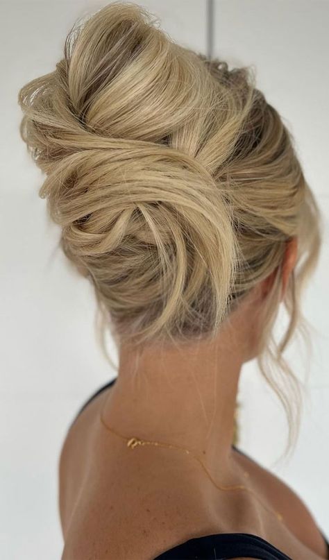 chic updos, updos, updo hairstyle, cute updo, simple updo, chignon, high updo Big Lantern, Collar Work, Event Hair, Mother Of The Bride Hair, Bridal Hair Updo, Peinados Recogidos, Updos For Medium Length Hair, Long Hair Updo, Elegant Office