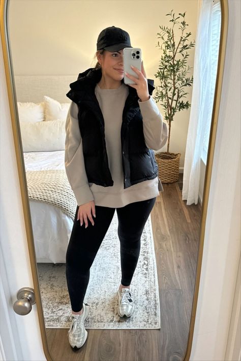 YPB neoKNIT Legging-Friendly Crew curated on LTK Black Puffer Vest Outfit Plus Size, Plus Size Puffer Vest Outfit, Vest Outfit Plus Size, Outfits With Vest, Black Puffer Vest Outfit, Pear Shape Fashion, Snow Outfits, Puffer Vest Outfit, Outfit Leggings