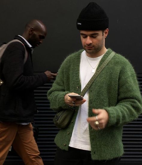 Boys Aesthetic Outfits, Fluffy Cardigan, Black Men Street Fashion, Outfits Hombre, Men Street Fashion, Chill Fits, Mens Outfit Inspiration, Mens Fashion Streetwear, Vintage Fits