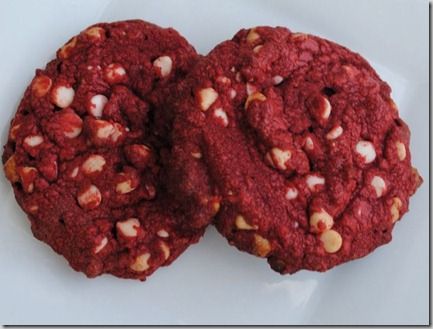 Red Velvet White Chocolate Chip Cookies Cream Cheese Cake Mix Cookies, Dr Cake, Soft Batch Cookies, Cookies With White Chocolate Chips, Cookies With White Chocolate, Brownie Ideas, Cake Mix Cookie, Velvet Cookies, Red Velvet Cake Mix