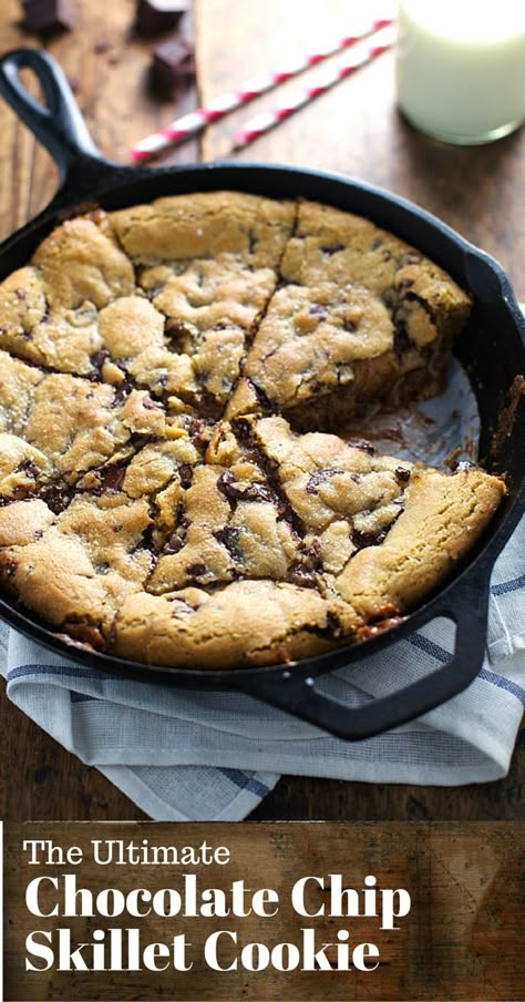 The ultimate chocolate chip skillet cookie. Where I come from there is a place that calls this a pizzookie - get it? Pizza cookie? I just called it delicious. Cooking a giant chocolate chip cookie cake in a skillet requires a few tricks - but it's still really simple. And oh so good. My kids like it ooey-gooey but I'm more in it for the cookie. Bonnie's Bakery, Deep Dish Chocolate Chip Cookie, Skillet Cookies, Chocolate Chip Cookie Pie, Skillet Chocolate Chip Cookie, Iron Skillet Recipes, Cookie Cakes, Recipes Delicious, Caramel Cookies