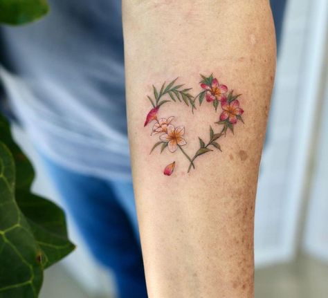 Small Plumeria Flower Tattoos, Plumeria Tattoo Color, Hibiscus And Plumeria Tattoo, Plumeria Flower Tattoos, Tropical Flower Tattoos, Hawaiian Flower Tattoos, Plumeria Tattoo, Hibiscus Flower Tattoos, Tropical Tattoo