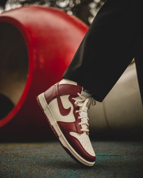 R-MAXPLUS on Instagram: “DUNK HIGH SAIL TEAM RED 🏈” Nike Dunk Outfit, Dunk Outfit, Jordans Retro, Menswear Inspiration, Sick Clothes, Tenis Nike, Team Red, Nike Dunk High, Dunk High