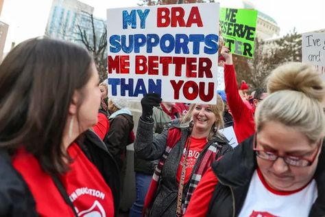 Union Strike Signs, Teacher Strike Sign Ideas, Strike Signs, Strike Ideas, Nursing Party, Union Strike, Picket Signs, Teachers Strike, Teacher Salary