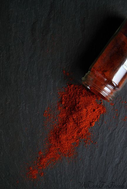 burnt orange and charcoal Artistic Food, Spices Photography, Hungarian Paprika, Dark Food Photography, Spice Market, Food Art Photography, Food Style, Goulash, Spices And Herbs