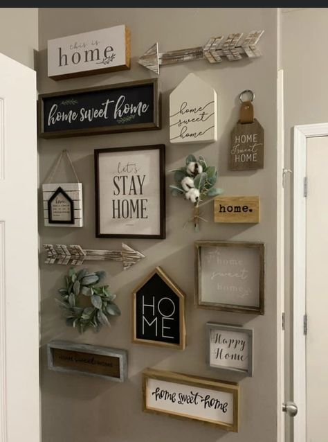 Small Wall Farmhouse Decor, Diy Country Farmhouse Decor, Canvas Wall Ideas, Farmhouse Gallery Wall Living Room, Farmhouse Bedroom Wall Decor, Farmhouse Living Room Wall Decor, Industrial Living Room Design, Farmhouse Gallery Wall, Entryway Wall Decor