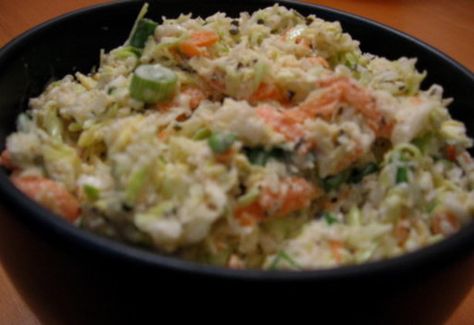 Horseradish Coleslaw Recipe, Horseradish Coleslaw, Coleslaw With Apples, Apple Coleslaw, Cold Salads, Cabbage Salad Recipes, Coleslaw Dressing, Vegan Side Dishes, Cold Salad