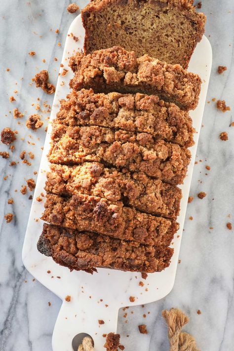 Banana Bread with Streusel Topping Banana Bread Recipe With Streusel Topping, Banana Bread With Streusel Topping, Banana Bread With Streusel, Streusel Topping Recipe, Sweet Banana Bread, Cinnamon Crumble, Lemon Poppyseed Muffins, Moist Banana Bread, Ceramic Baking Dish