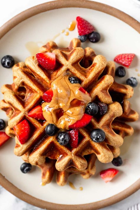 Easy and healthy protein waffle recipe made with protein powder, egg, oats, greek yogurt, and spices and have 33 grams of protein per serving! Protein Waffle Recipe Without Protein Powder, Oatmeal Protein Waffles, Protein Waffles For Kids, Waffles With Protein Powder, Protein Waffles With Protein Powder, Protein Powder Waffles, Bypass Meals, Protein Powder Oats, Egg Oats