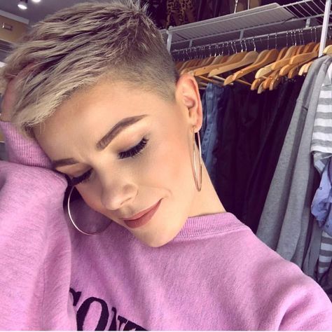 Shaved Pixie Haircuts - Stylish Short Haircut for Women Shaved Pixie, Shaved Hairstyles, Super Short Haircuts, Short Shaved Hairstyles, Stylish Short Haircuts, Super Short Hair, Edgy Chic, Very Short Hair, Penteado Cabelo Curto