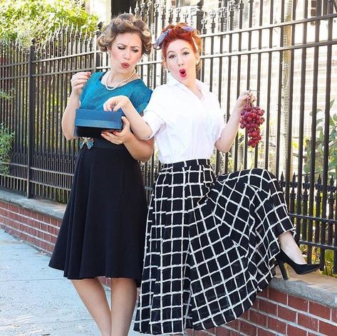 Lucy and Ethel Lucy And Ethel, Capsule Jewelry, Power Outfit, Spirit Days, Friend Costumes, Duo Costumes, Best Friend Halloween Costumes, Duo Halloween Costumes, Holloween Costume