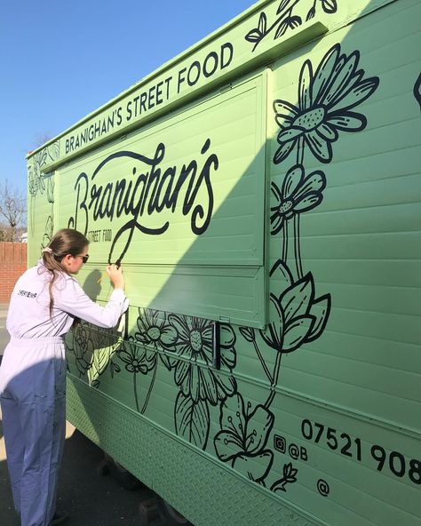 Love an outdoor mural when the skies are this blue! If your food truck is looking a little drab we can make it unique 💚🌸 Acai Recipes, Outdoor Mural, Smoothie Bar, Hot Dog Recipes, Roof Design, Food Truck, Hot Dogs, Smoothie, Make It