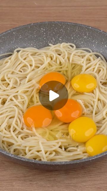 Eggs And Pasta, Breakfast Noodles Recipes, Eggs And Pasta Recipes, Fried Egg And Noodles, Pasta And Egg Recipe, Egg Fried Noodles, Pasta With Eggs Recipe, Pasta With Eggs, Pasta And Eggs Recipe