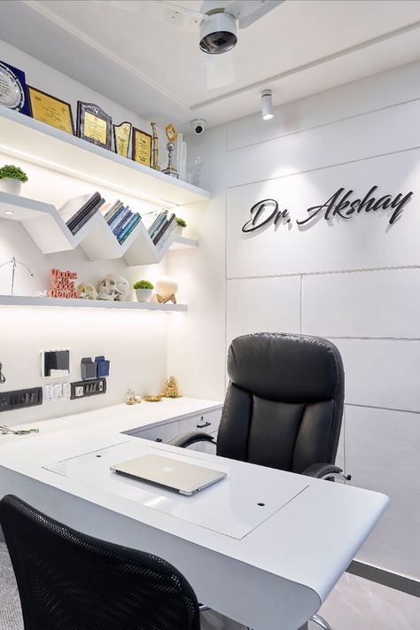 Clinic Table Design Modern, Clinic Wall Design Ideas, Small Space Dental Clinic Design, Consultation Office Design, Dental Clinic Interior Small Space, Consultation Table Design, Simple Clinic Interior Design, Simple Dental Clinic Design, Simple Small Office Design