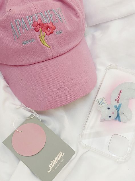 Cap Flatlay, Dream Wardrobe, Just Girly Things, Hat Fashion, Girly Things, Trucker Hat, Caps Hats, Hats, Pink