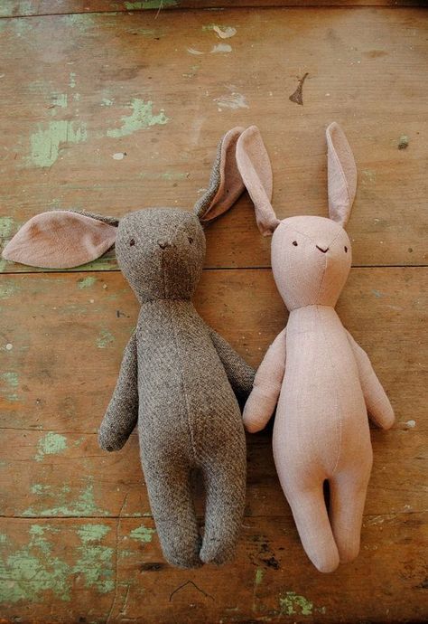 Bunnies for more active playtimes Wolf Stuffed Animal, Dystopia Rising, Rabbit Soft Toy, Toy Maker, Sewing Stuffed Animals, Fabric Toys, Doll Sewing Patterns, Bunny Doll, Baby Diy