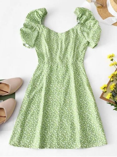 Floral Salad, Pretty Mini Dresses, Sunny Dress, Milkmaid Dress, Floral Dress Casual, Mini Cami Dress, Traje Casual, Floral Dresses Long, Summer Fashion Dresses