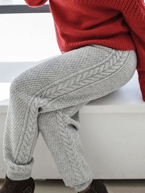 Knitted Pants, Vogue Knitting, Looks Chic, Pants Design, Vintage Casual, Green And Khaki, Unique Designers, Knit Pants, Pants Pattern