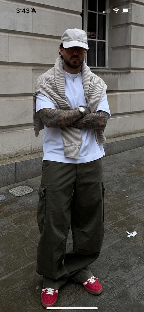 Fashion Inspo For Men, West Coast Mens Fashion, 2025 Street Style Trends, Bald Men Style Fashion Outfits, Mens Spring Fashion Outfits, Timeless Streetwear, Menswear Streetwear, Street Style London, New York Fits