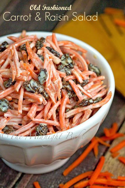 Carrot and Raisin Salad | bakeatmidnite.com | #carrots #raisins #salad Carrot And Raisin Salad Recipes, Creamy Salads, Carrot And Raisin Salad, Vegetarian Catering, Raisin Salad, Carrot Raisin Salad, Carrot Salad Recipes, Cold Salads, Cafeteria Food