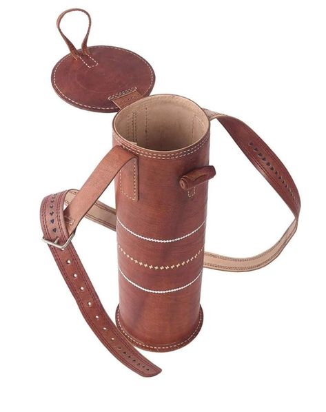 Leather bottle keeper Leather Pouch Pattern, Leather Working Projects, Bottle Sling, Leather Designs, Leather Pencil Case, Leather Ideas, Mug Cozy, Leather Crafts, Pouch Pattern