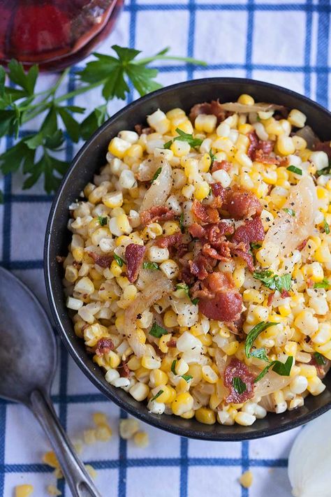 Roasted Corn with Bacon and Caramelized Onions.  Easy Peary Mealz Oven Corn, Corn With Bacon, Starchy Sides, Oven Roasted Corn, Roasted Radishes, Veggie Delight, Quick Dinners, Potluck Dishes, Caramelized Onion