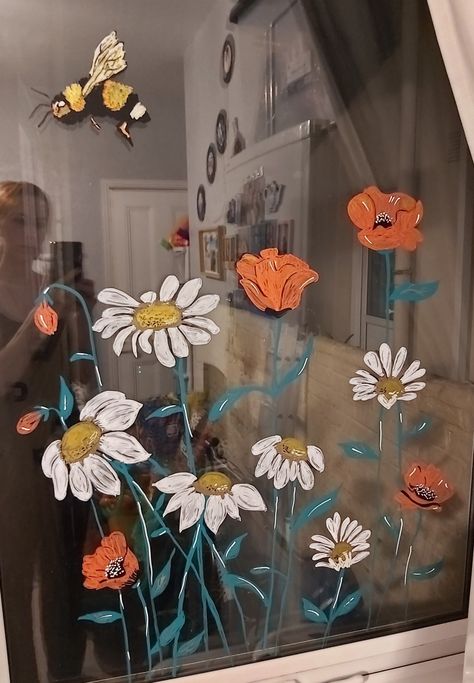 Glass Painting In Window, Window Murals Ideas, Flower Window Art, Art Window Painting, Chalk Paint Window Art, Spring Window Art Ideas, Glass Window Painting Ideas, Spring Window Ideas, Birthday Window Painting