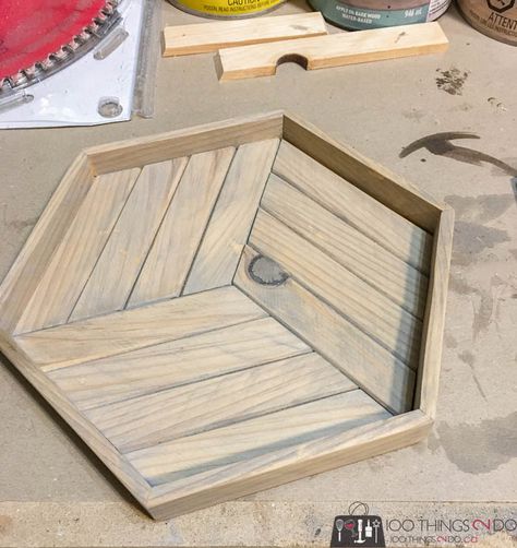 Diy Wood Lazy Susan, Oak Wood Projects, Lazy Susan Decor, Cute Desk Organization, Geometric Tray, Building A Workbench, Steel Shelf Brackets, Wood Lazy Susan, Bamboo Decor