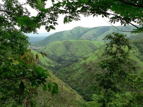 Akosombo Dam, Ghana Country, Ghana Culture, Africa Landscape, Ghana Art, Waterfall Hike, Going Off The Grid, Artificial Lake, Largest Waterfall