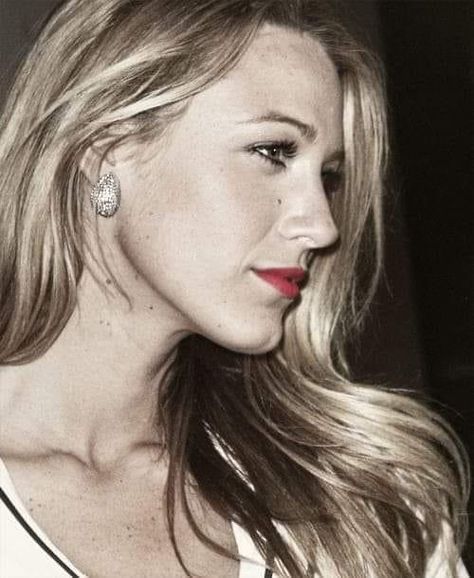 Blake Lively Side Profile, Blake Lively Face, Blake Lively Nose, Blake Lively Gossip Girl, True Friendships, Classic Essence, Blake Lovely, Nose Jobs, Blair And Serena