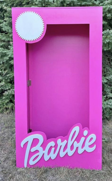 Life Size Barbie House, Barbie Box Life Size, Barbie Life Size Box, Life Size Barbie Box Photo Booths, Barbie Float Ideas, Lifesize Barbie Box Diy, Life Size Barbie Box Photoshoot, Barbie Doll Box Photoshoot, Lifesize Barbie Box Photo Booths