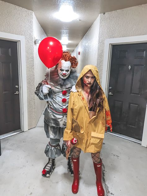 Scary Custome Ideas, Couples Halloween Outfits Scary, Best Friend Halloween Costumes Scary, Fall Fair Outfit Ideas Carnival, Couple Costume Scary, Scary Couple Costumes, Halloween Costumes Couples Scary, Halloween Casal, Movie Couples Costumes