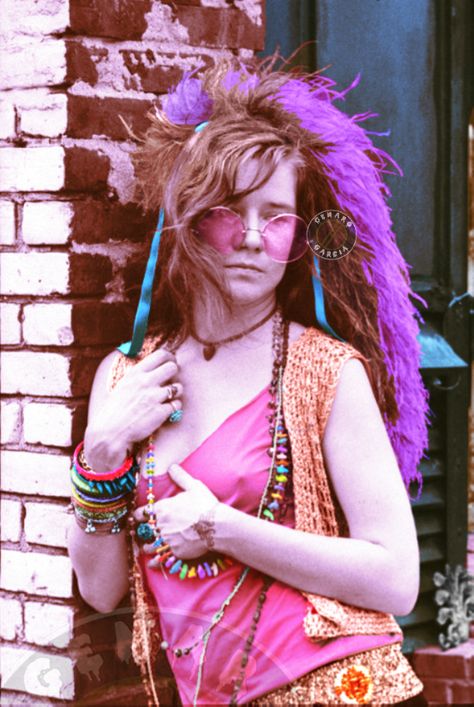 Janis Joplin - COLOR EDIT 06/09/19 Janis Joplin Woodstock, Janis Joplin Outfit, Janis Joplin Aesthetic, Janis Joplin Porsche, Mundo Hippie, Jimi Hendrix Poster, Acid Rock, Red Hair Woman, Women Of Rock