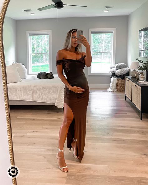 Dressy Maternity Dresses, Black Tie Wedding Guest Dress Maternity, Maternity Event Dress, Maternity Dresses For Wedding Guest Fall, Fall Wedding Guest Maternity Dress, Party Dress Pregnant, Pregnant Fall Wedding Guest Outfit, Fancy Pregnancy Dresses, Maternity Gala Dress