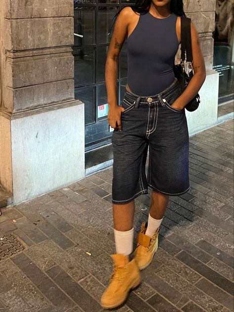 Timbs Outfits Women, Timbs Outfit, Timberland Outfits Women, Timbs Outfits, Jorts Outfit, Fair Outfit, Tomboy Femme, Timberland Outfits, Outfit Denim