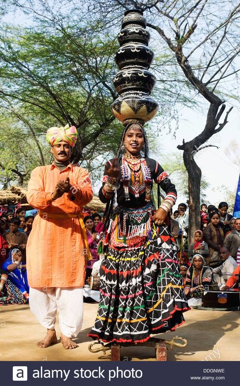 People in traditional Rajasthani dress performing kalbelia dance… Rajasthan Dress Culture, Rajasthan Traditional Dress, Rajasthani Dress Traditional Women, Rajasthani Fashion, Jaipur Fashion, Dresses Images, Rajasthani Dress, Illustration Collage, Fashion Illustration Collage